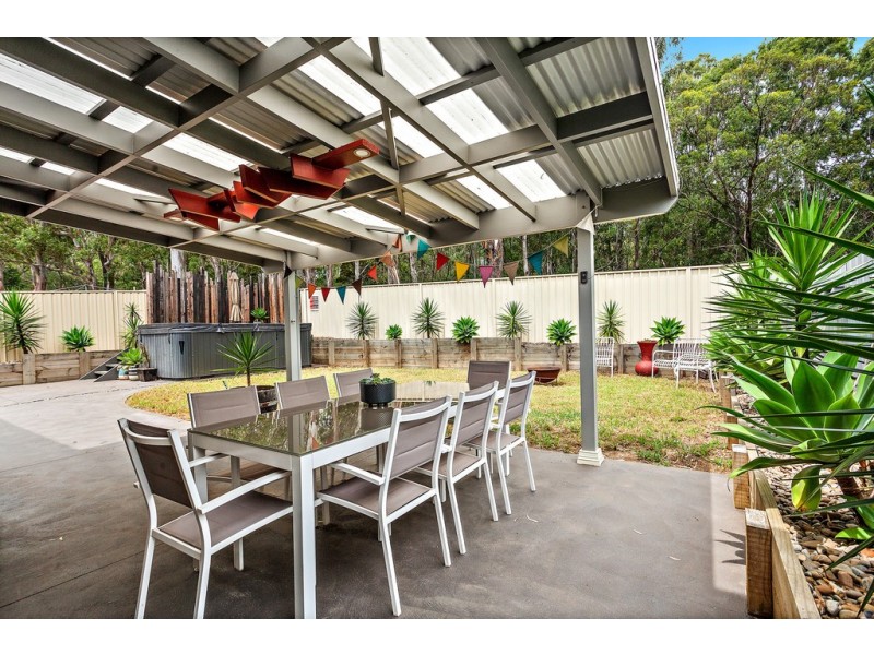 92 Lake Entrance Road, Oak Flats NSW 2529