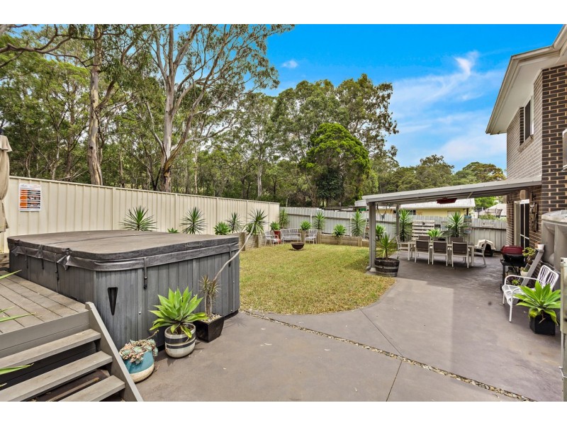 92 Lake Entrance Road, Oak Flats NSW 2529