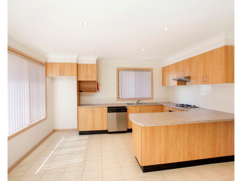 1/90 Wentworth Street, Oak Flats NSW 2529