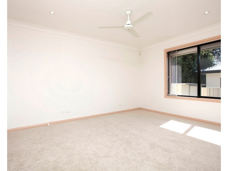 1/90 Wentworth Street, Oak Flats NSW 2529