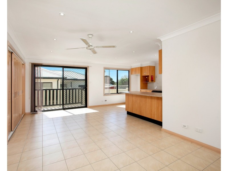 1/90 Wentworth Street, Oak Flats NSW 2529