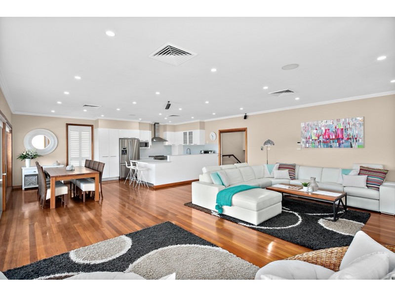 125 Little Lake Crescent, Warilla NSW 2528