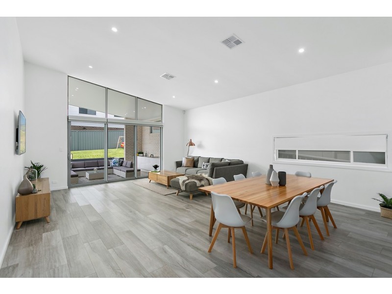 21 Glades Parkway, Shell Cove NSW 2529