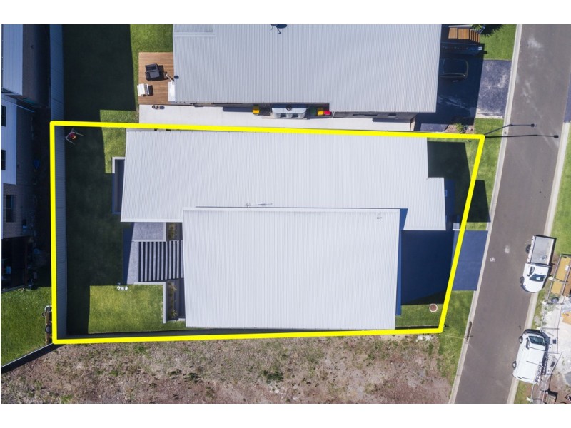 21 Glades Parkway, Shell Cove NSW 2529