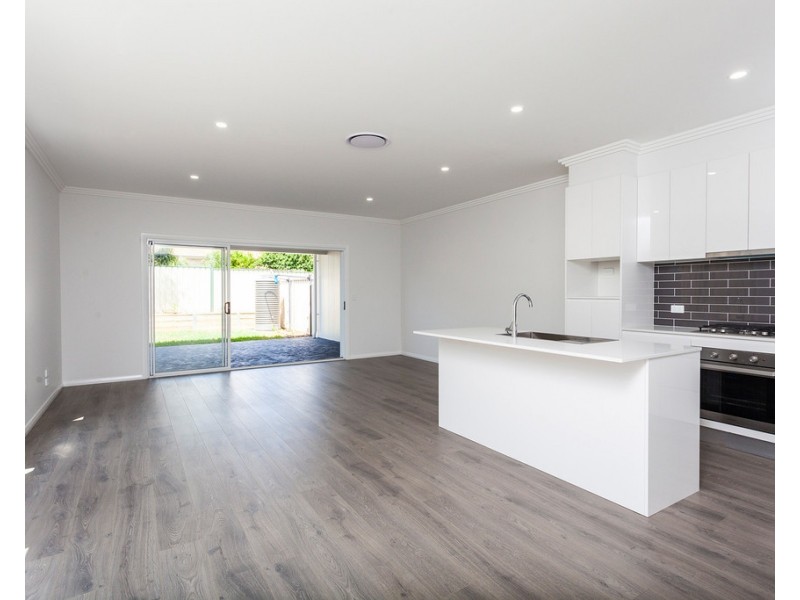 14B Moore Street, Oak Flats NSW 2529