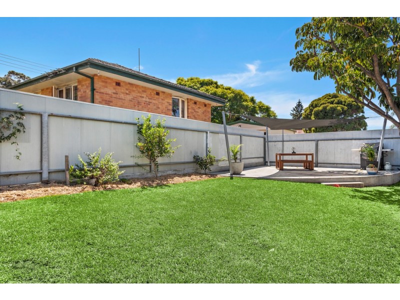 8 Mealing Avenue, Mount Warrigal NSW 2528