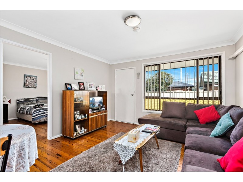 5 Lake Entrance Road, Warilla NSW 2528