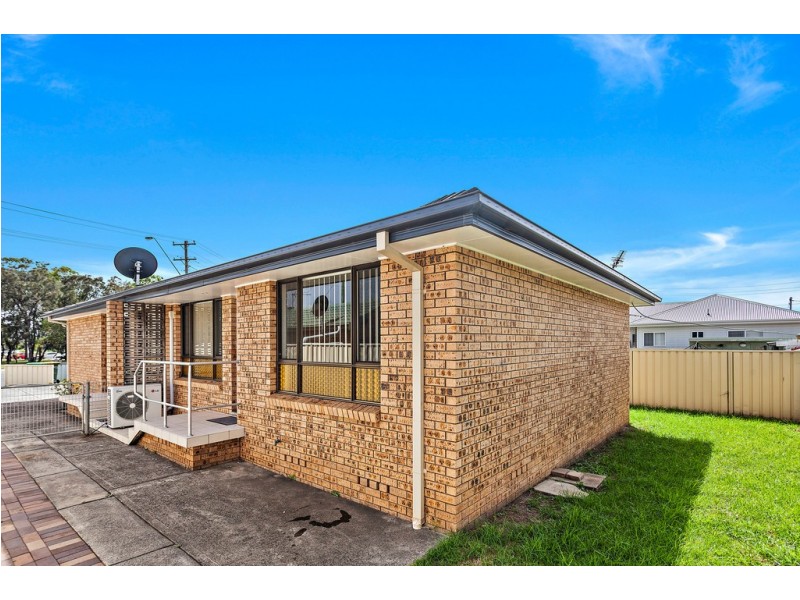 5 Lake Entrance Road, Warilla NSW 2528