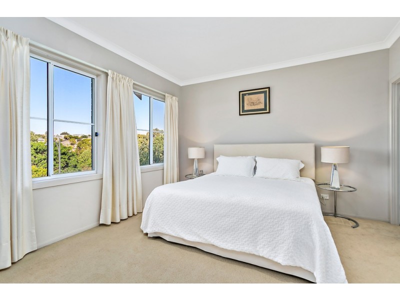 42 Southern Cross Boulevard, Shell Cove NSW 2529