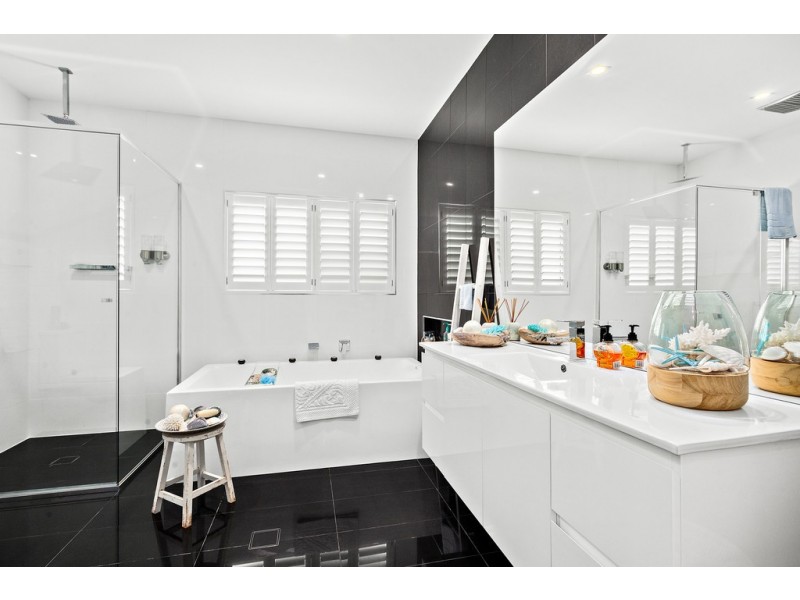 6 Outrigger Place, Shell Cove NSW 2529