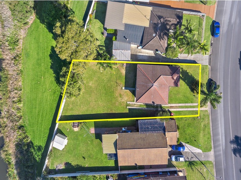 25 Ocean Beach Drive, Shellharbour NSW 2529