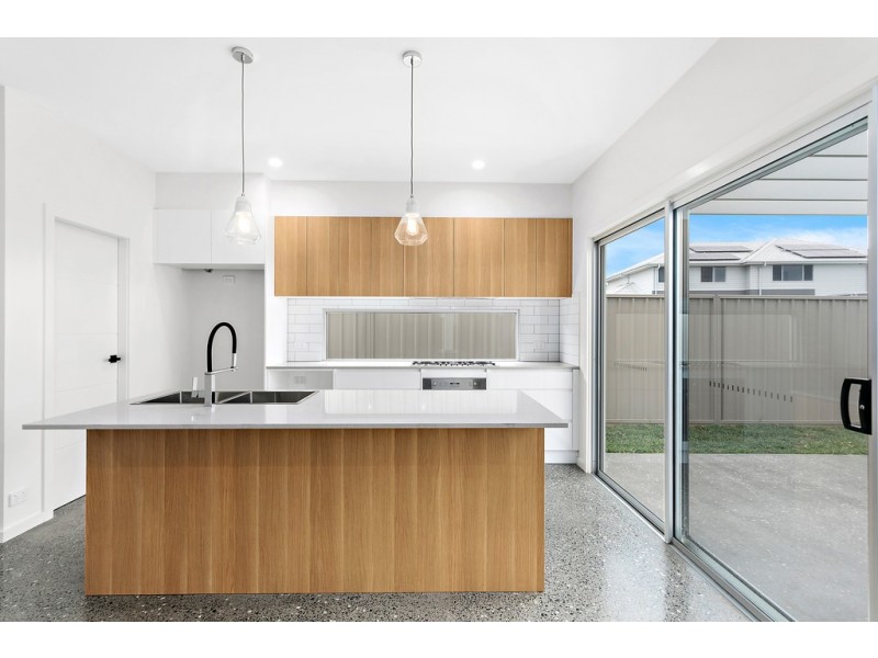 7 Mast Way, Shell Cove NSW 2529