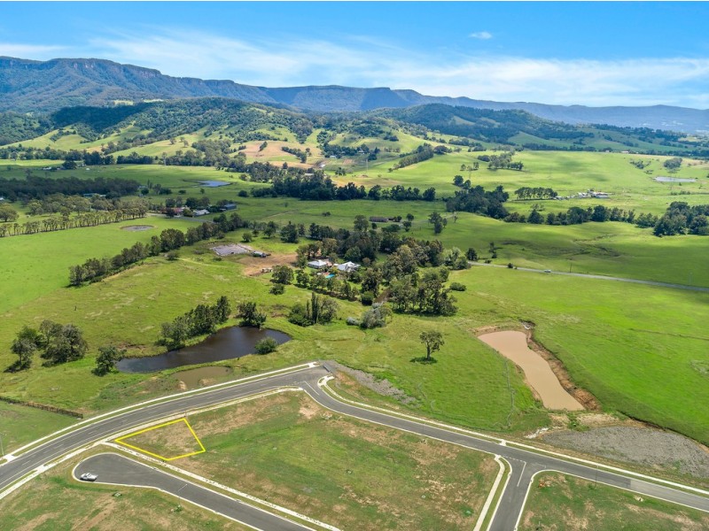 14 Fairy Wren Close, Calderwood NSW 2527