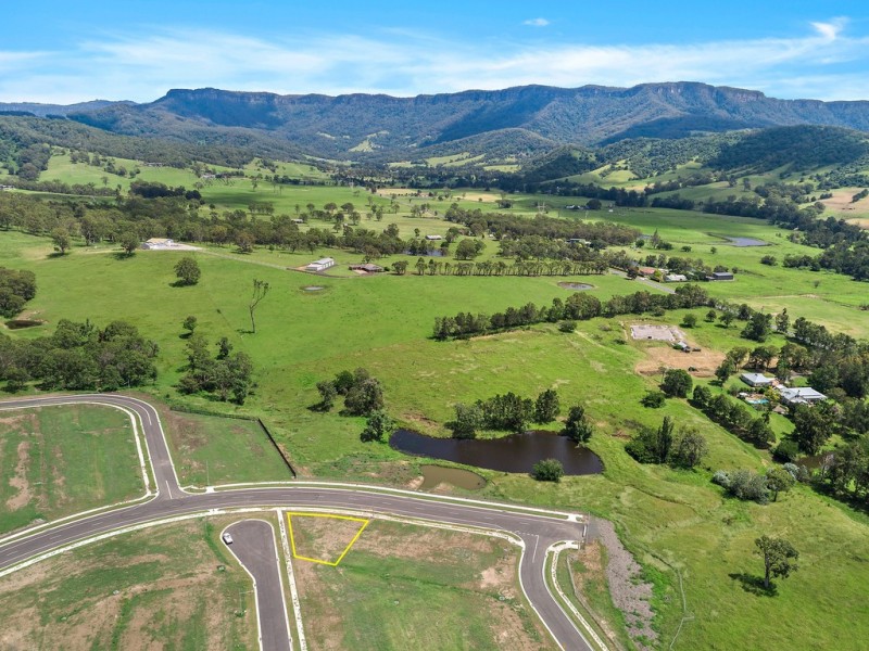 14 Fairy Wren Close, Calderwood NSW 2527