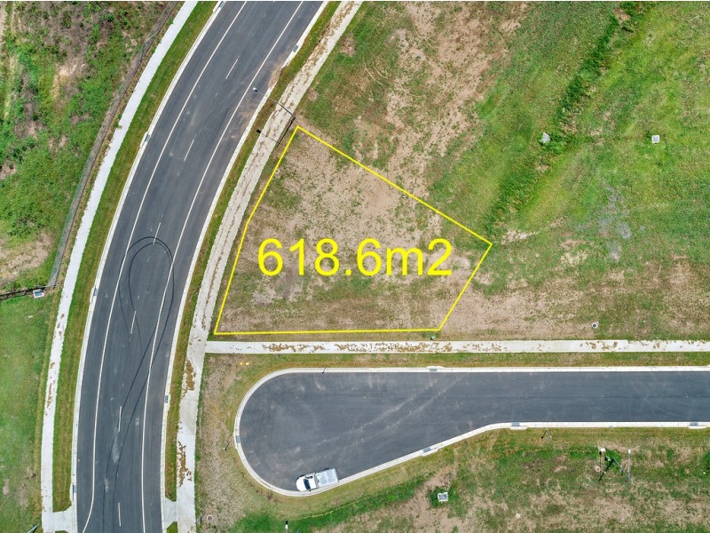 14 Fairy Wren Close, Calderwood NSW 2527