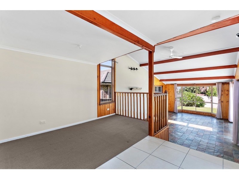 73 Griffiths Street, Oak Flats NSW 2529