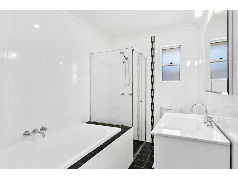 73 Griffiths Street, Oak Flats NSW 2529