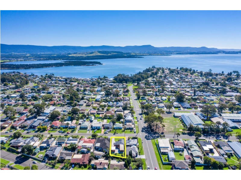 73 Griffiths Street, Oak Flats NSW 2529