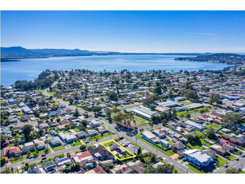 73 Griffiths Street, Oak Flats NSW 2529