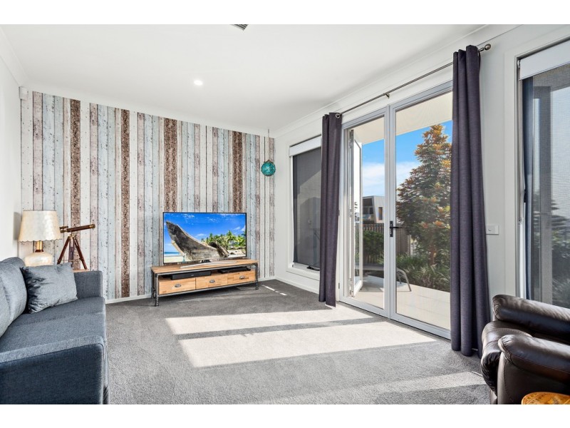 128 Harbour Boulevard, Shell Cove NSW 2529