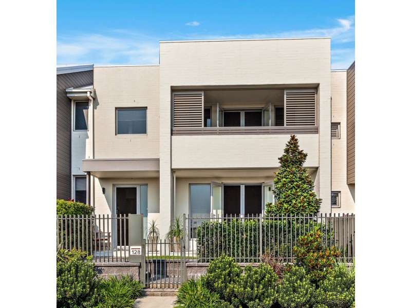 128 Harbour Boulevard, Shell Cove NSW 2529