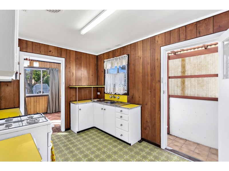 15 Central Avenue, Oak Flats NSW 2529