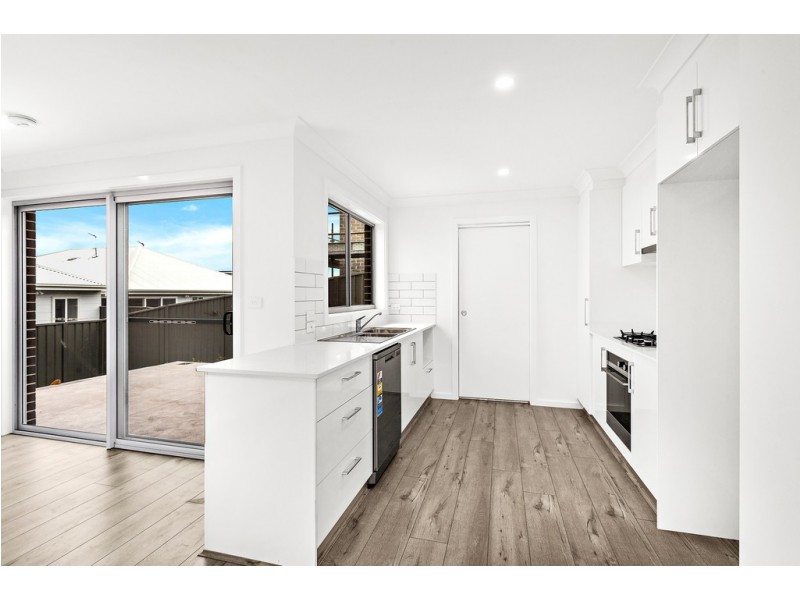 3 Paul Circuit, Tullimbar NSW 2527