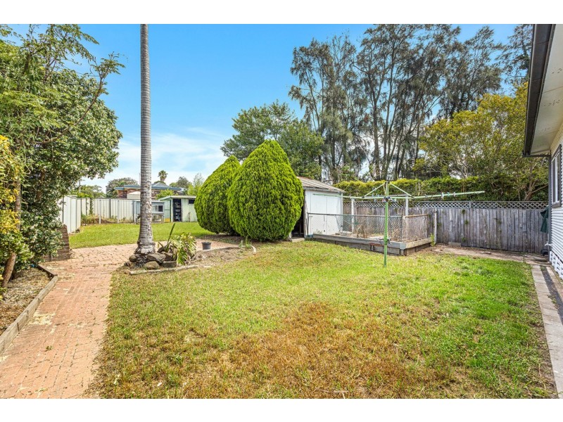 1 Fisher Street, Oak Flats NSW 2529