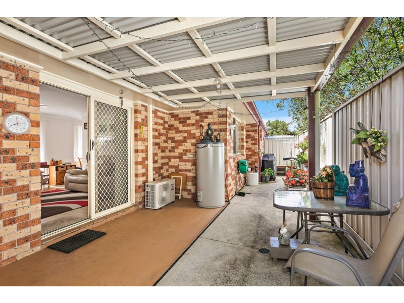 2/61 Charlotte Crescent, Albion Park NSW 2527