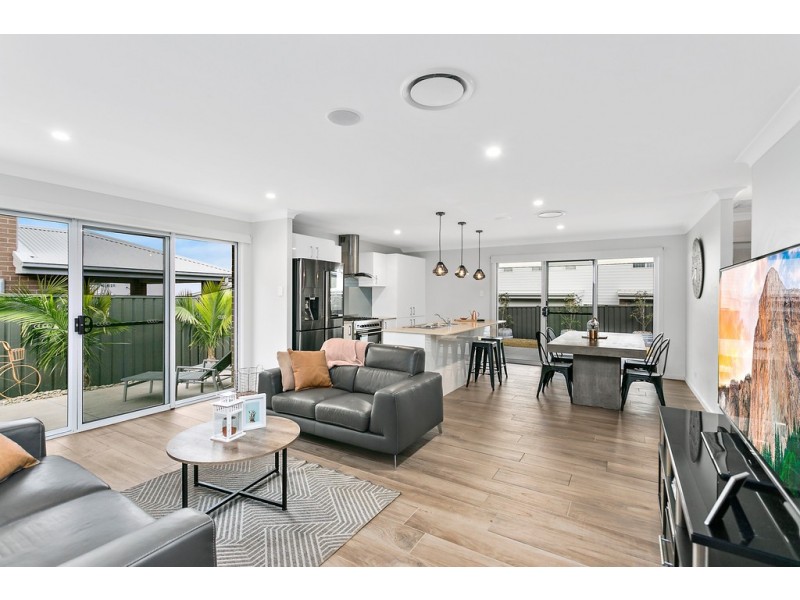 22 Elizabeth Circuit, Flinders NSW 2529