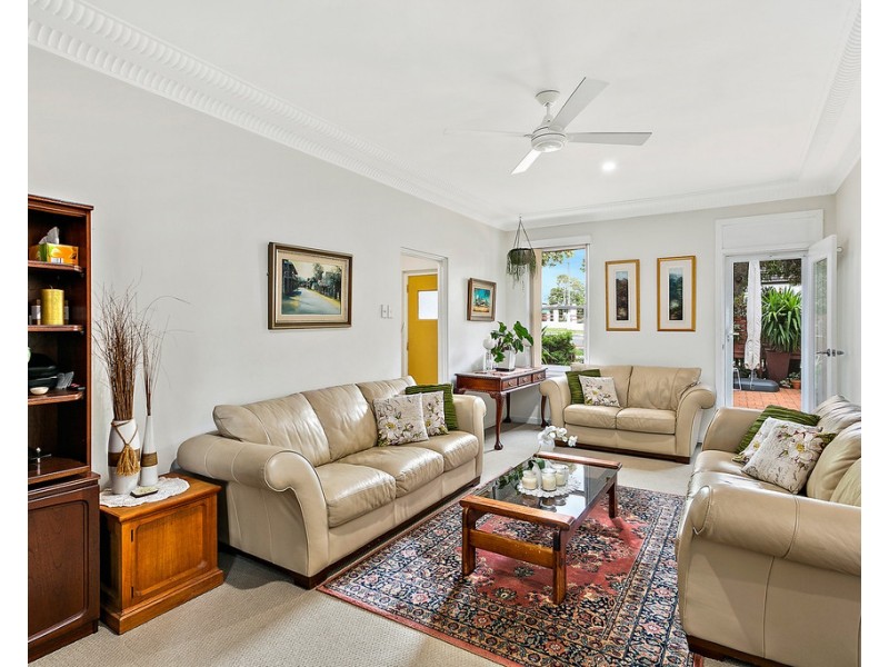 11 Towns Street, Shellharbour NSW 2529