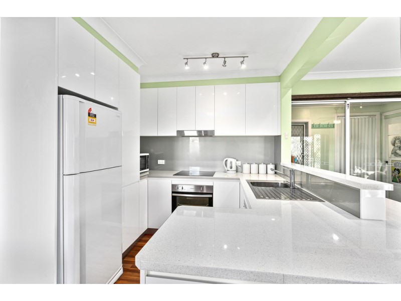 2 Madigan Boulevard, Mount Warrigal NSW 2528