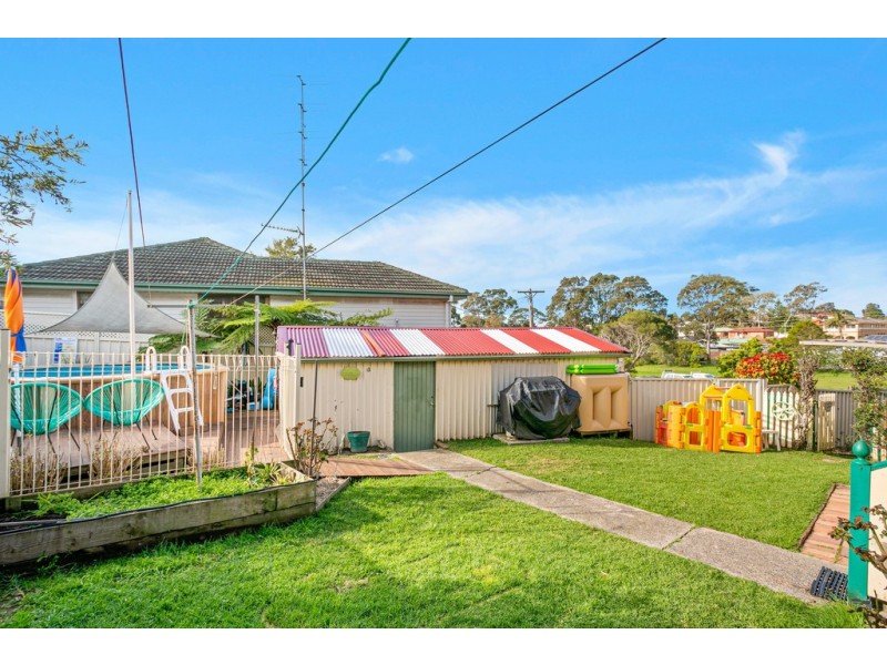 2 Madigan Boulevard, Mount Warrigal NSW 2528
