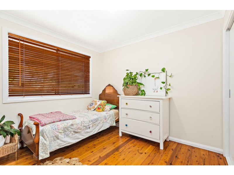 99 Devonshire Crescent, Oak Flats NSW 2529