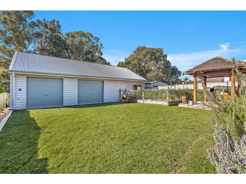 99 Devonshire Crescent, Oak Flats NSW 2529