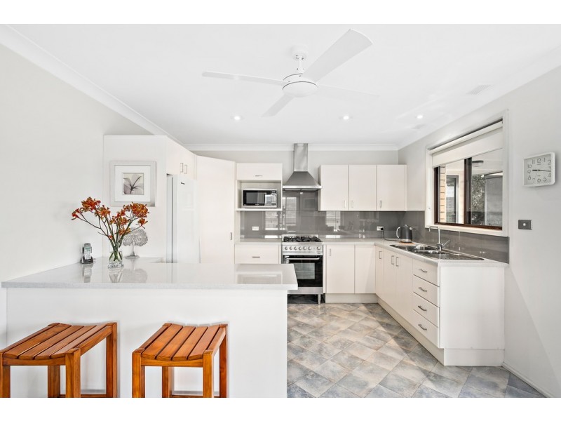 174 Landy Drive, Mount Warrigal NSW 2528