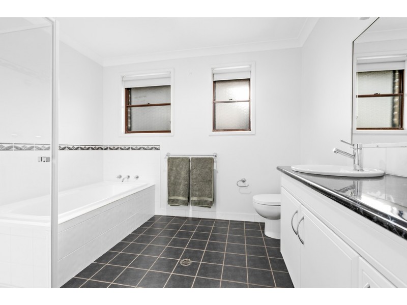 174 Landy Drive, Mount Warrigal NSW 2528