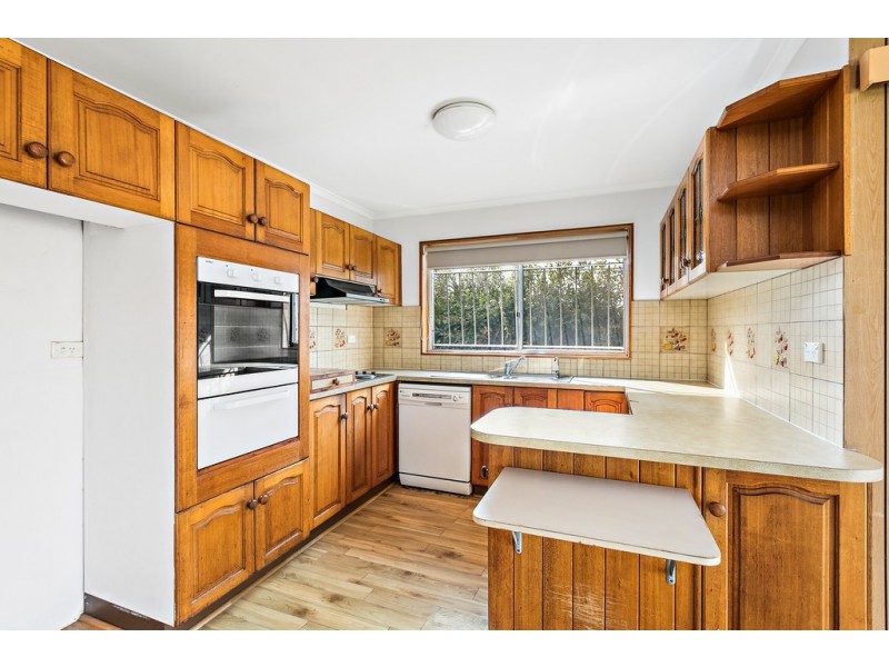 16 Karoo Street, Albion Park Rail NSW 2527