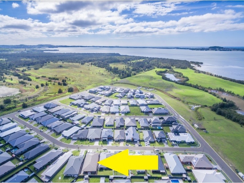 13 Peninsula Avenue, Haywards Bay NSW 2530