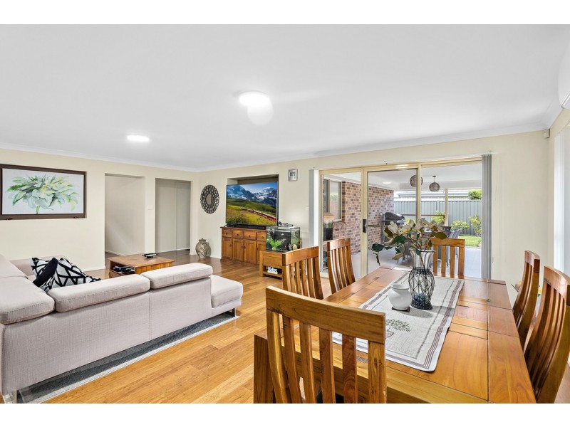 13 Peninsula Avenue, Haywards Bay NSW 2530