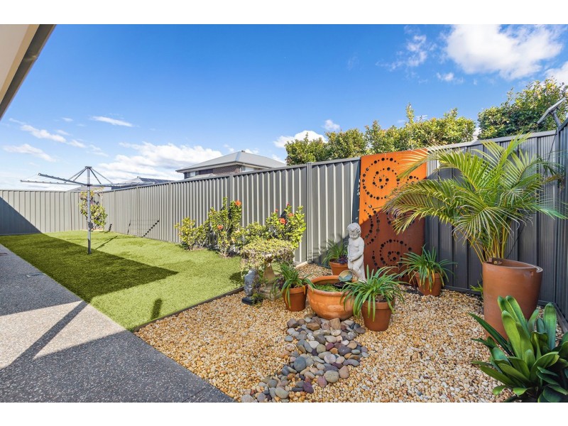 13 Peninsula Avenue, Haywards Bay NSW 2530