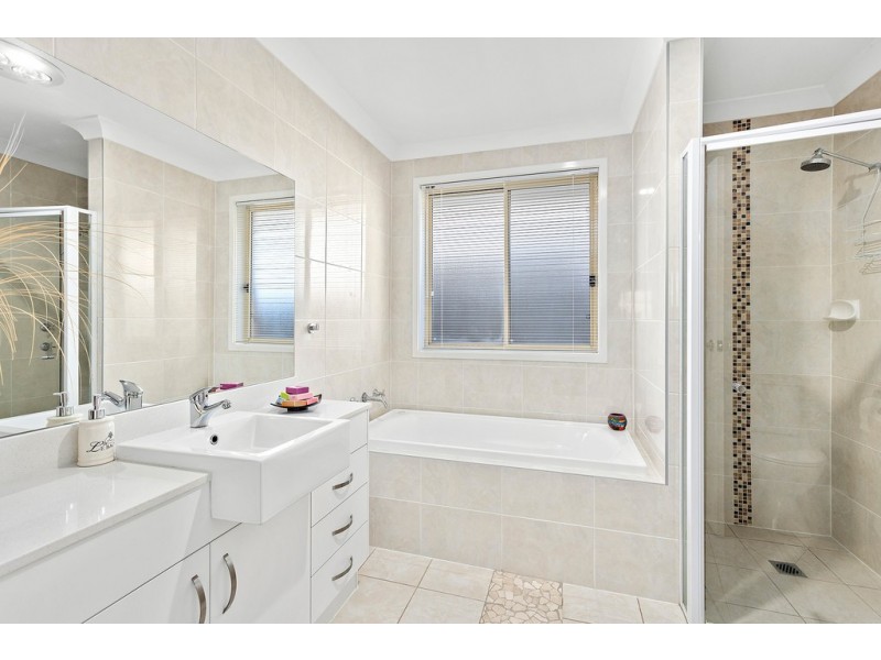 13 Peninsula Avenue, Haywards Bay NSW 2530