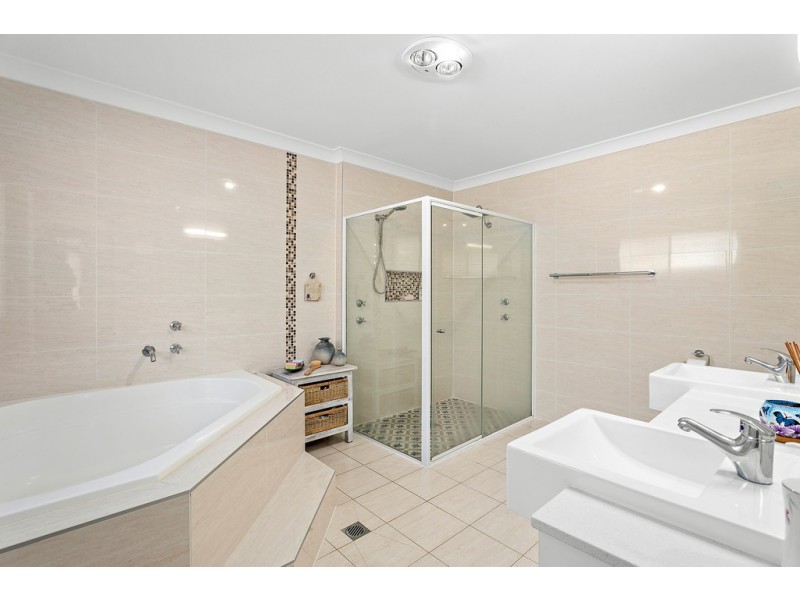 13 Peninsula Avenue, Haywards Bay NSW 2530