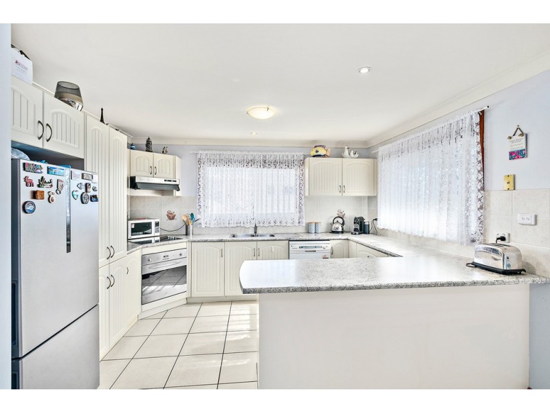 5 Reynolds Lane, Oak Flats NSW 2529