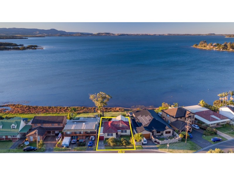 37 Park Crescent, Oak Flats NSW 2529