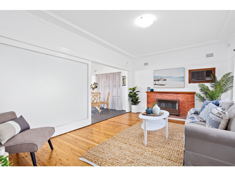37 Park Crescent, Oak Flats NSW 2529