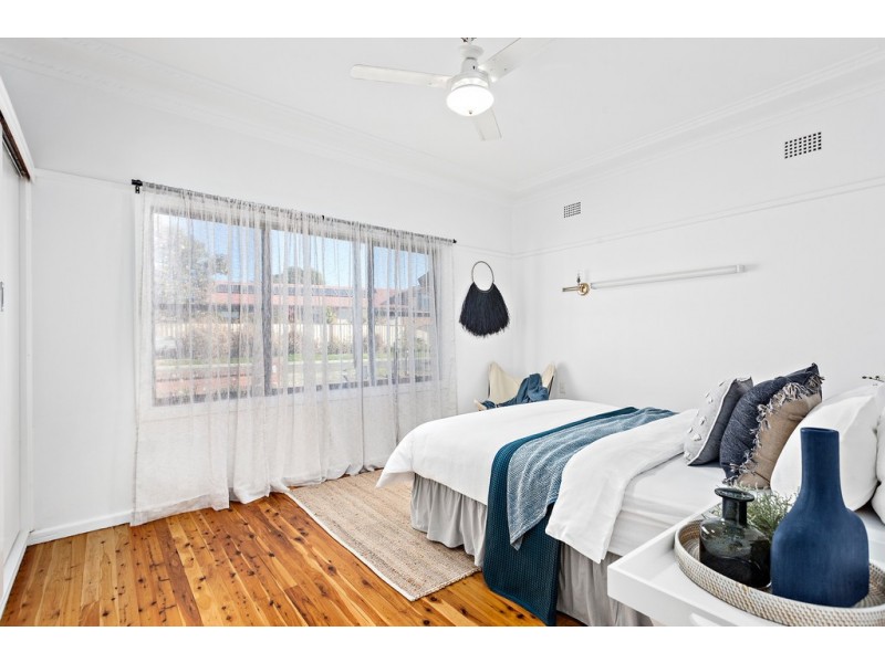 37 Park Crescent, Oak Flats NSW 2529