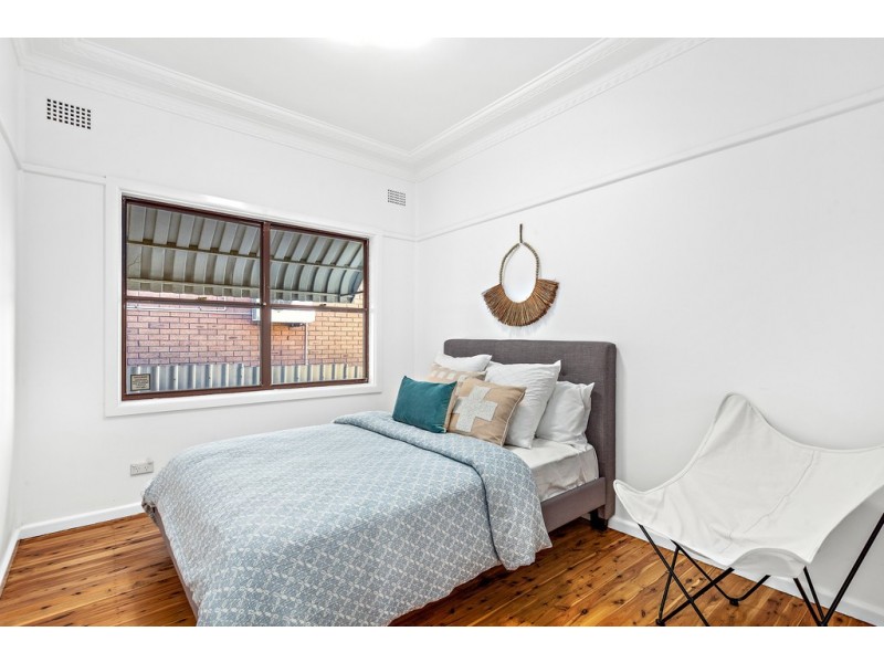 37 Park Crescent, Oak Flats NSW 2529