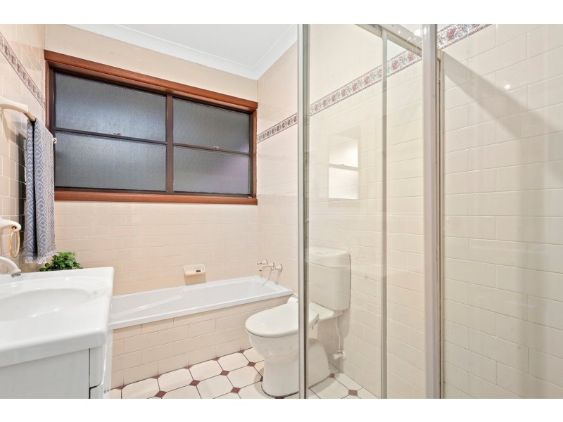 37 Park Crescent, Oak Flats NSW 2529