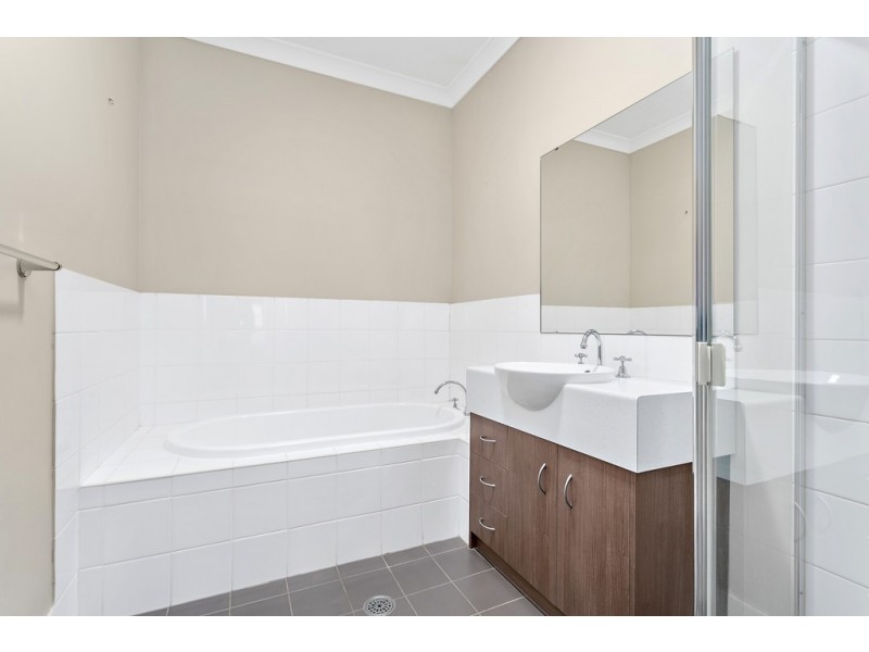 193 Ashburton Drive, Albion Park NSW 2527